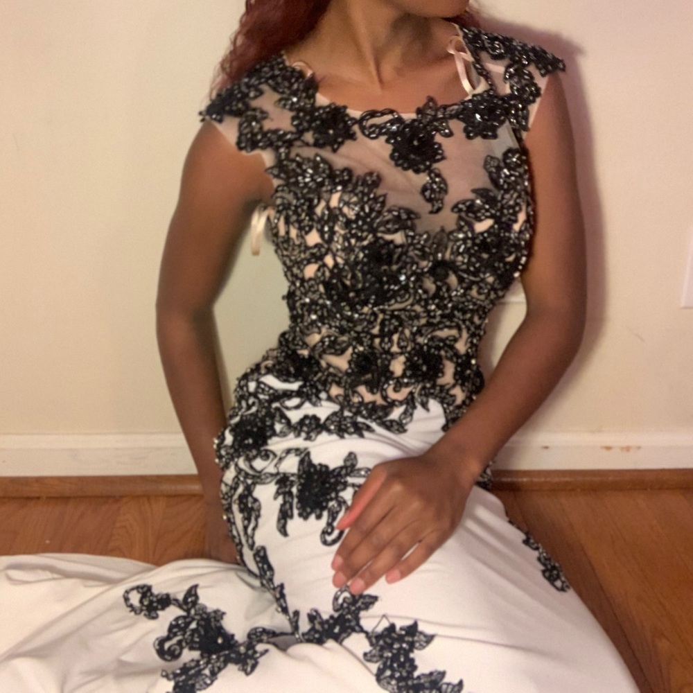 Prom dress - Picture 2 of 4